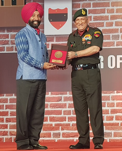 Major DP Singh felicitated by the chief of army General Bipin Rawat