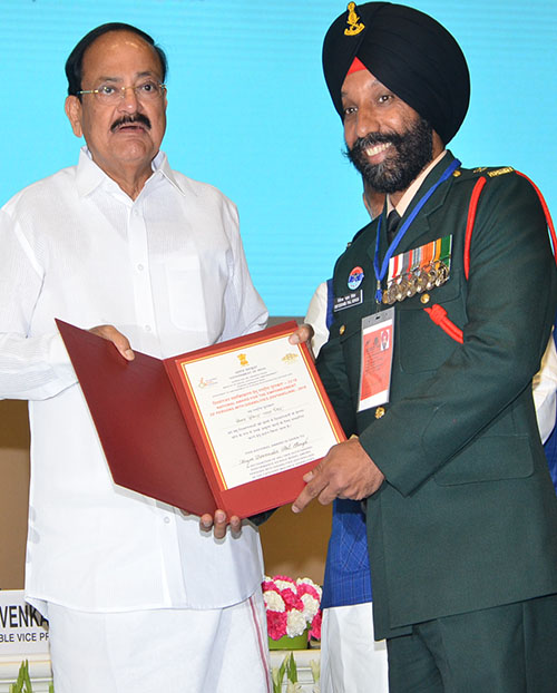 Major D P Singh with Shri Venkaiah Naidu